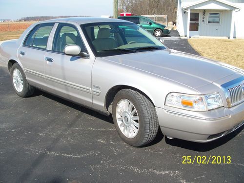 2010 mercury grand marquis    ultimate   edition     loaded     low miles