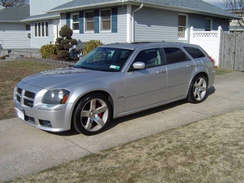 2007 dodge magnum srt8 wagon 4-door 6.1l