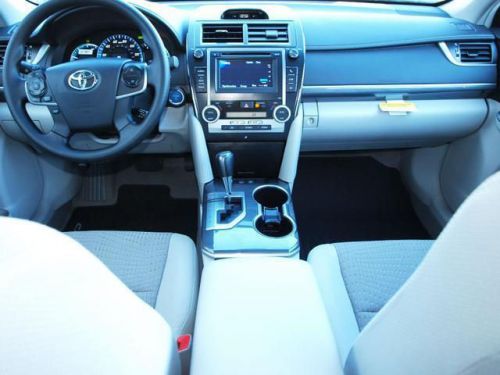 2014 toyota camry hybrid le