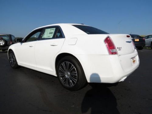 2013 chrysler 300 s