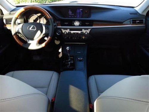 2013 lexus es 300h base