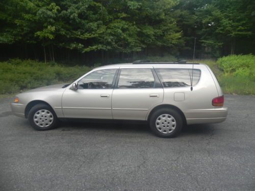 1995 toyota camry le wagon 4-door 2.2l