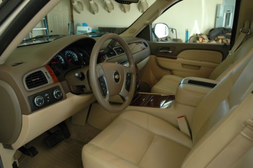 2013 Chevrolet Tahoe LTZ Sport Utility 4-Door 5.3L, image 2