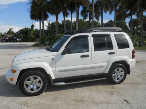 Limited 4x4 3.7 litre leather moonroof chromes exceptional sharp pampered!!