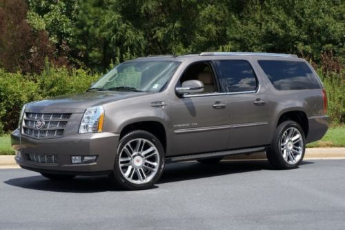 2013 cadillac esv premium excellent condition 22 inch wheels nav