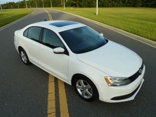 2012 vw jetta tdi turbo diesel  dsg one owner fully loaded fender audio system!!