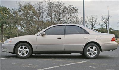 1998 lexus es300. in incredible shape. ready to drive. new timing belt.