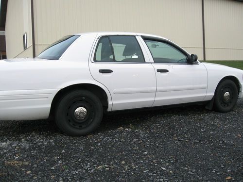 2003 ford crown victoria police interceptor sedan 4-door 4.6l