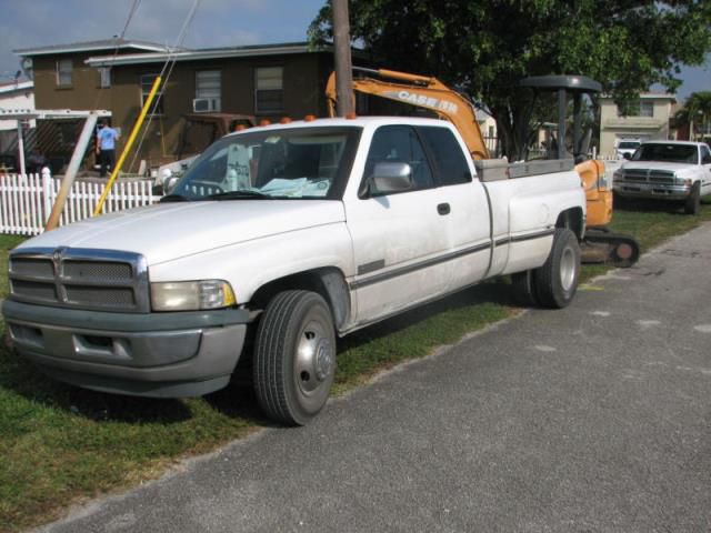 Dodge ram 3500 base extended cab pickup 2-door