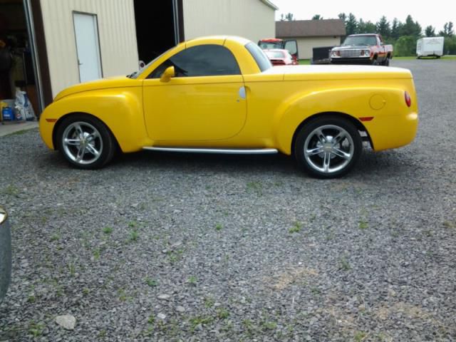 Chevrolet: ssr base convertible 2-door