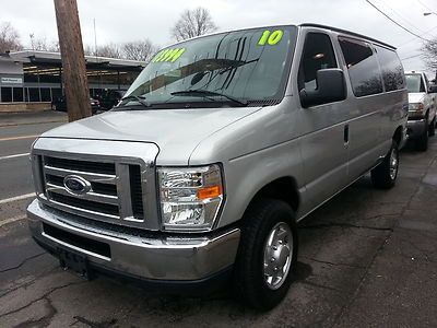 12 passenger van 1 ton xlt model