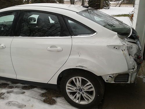 Repairable - 2012 ford focus sel sedan 4-door 2.0l clean title 19k miles