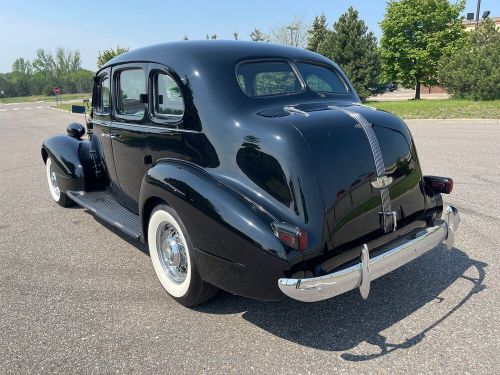 1937 pontiac deluxe 8