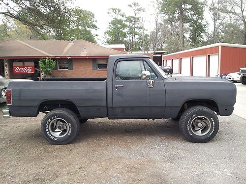 Dodge shortbed 4x4 mopar 360 hemi