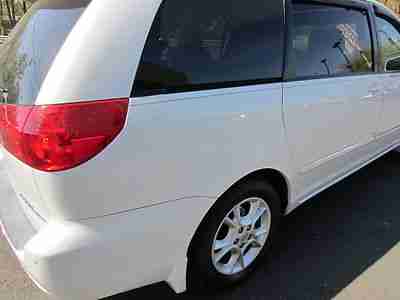 2006 TOYOTA SIENNA LIMITED MINIVAN TV/DVD LEATHER FULLY LOADED CLEAN NO RESERVE!, image 21