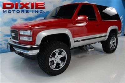 1500 1995 2dr gmc yukon z71 new lift very sharp call barry 615..516..8183 coupe