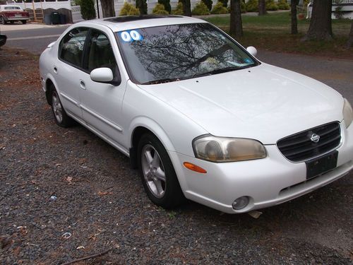 2000 nissan maxima se sedan 4-door 3.0l