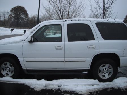 2004 chevy tahoe lt, leather, dvd, 171,000 miles