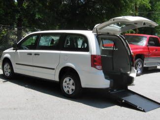 2013 handicap wheelchair mobility van