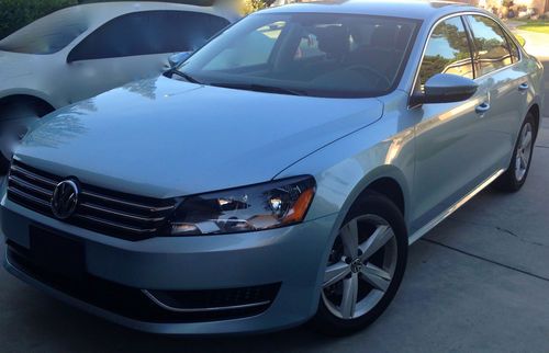 2012 volkswagen passat se sedan 4-door 2.5l (plus warranty)