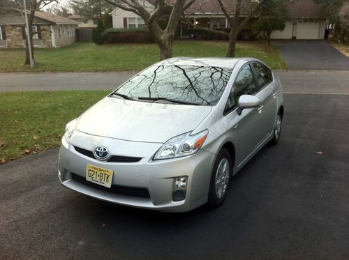 2010 toyota prius - warranty - low miles