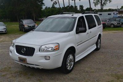 2007 buick terraza cxl handicap van