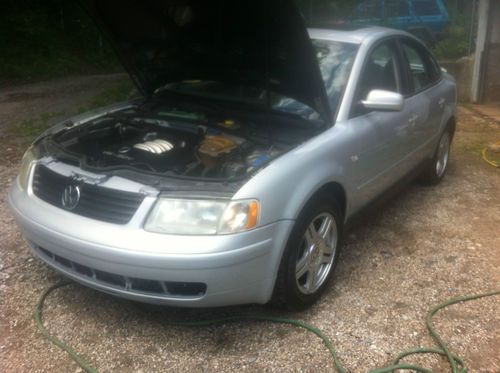 2001 vw passat glx !!    2.8 v6  130k  runs excellent