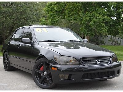 2001 lexus is300 3.0l 6cyl, 4 doors, sunroof, aut trans, clear title, no reserve