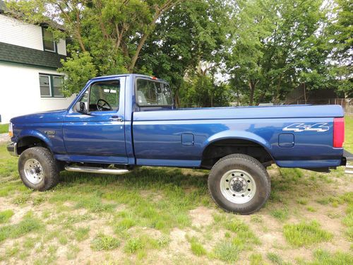 1996 ford  -- f250 -- 4x4 -- 7.3 liter diesel -- reg cab ----  fully  restored