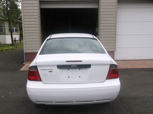 2007 Ford Focus SE Sedan 4-Door 2.0L, image 4