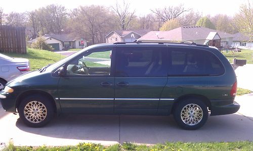 Green, automatic, 202,245 miles, 1998, leather seats