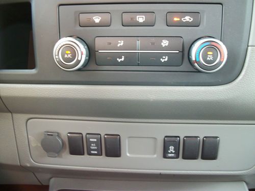 2012 NV SV High Roof 2500 V6 WHEEL CHAIR LIFT, image 23