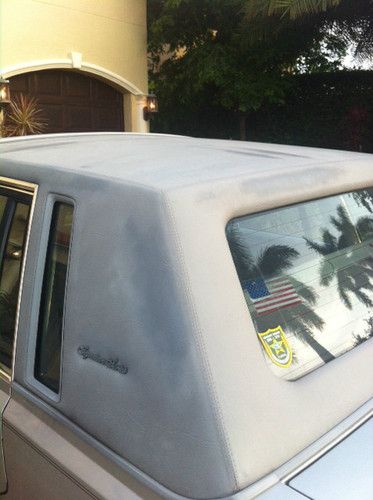 Beautiful 1988 lincoln town car signature sedan 4-door 5.0l v8