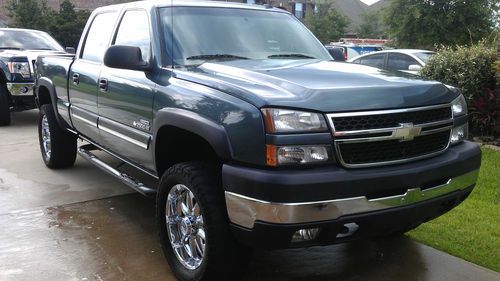 2007 chevrolet 2500 hd diesel crew cab lbz low miles classic last year clean