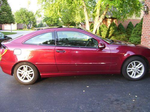 Beautiful red adult driven low milage 2002 mercedes c230