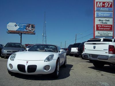 Warranty and financing available! 2006 salvage title pontiac solstice roadster