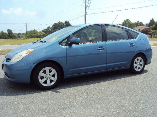 Very nice 2005 toyota prius base hatchback 4-door 1.5l hybrid low reserve