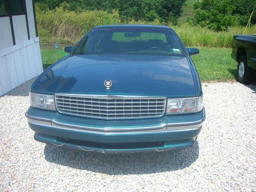 1995 cadillac deville base sedan 4-door 4.9l