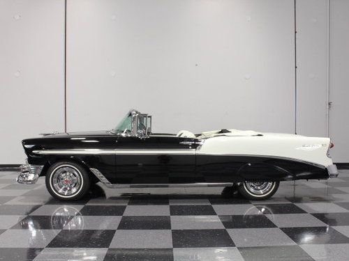 BEAUTIFULLY RESTORED BLACK N WHITE TWO-TONE CONV, NEW TOP, VINTAGE AIR, PS, PB!!, US $83,995.00, image 2