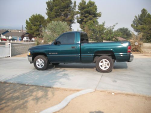 Dodge ram 1500 laramie slt pick-up truck