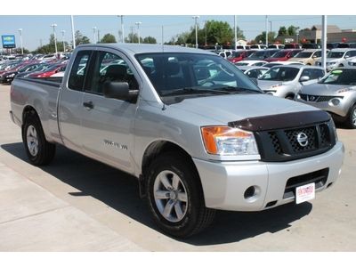 2011 nissan titan king cab no reserve!