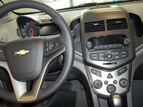 2012 CHEVROLET SONIC 5-DOOR LT, image 3