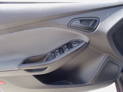 SE Hatchback 2.0L CD Trip Computer Power Door Locks Auto Express Down Window, image 11