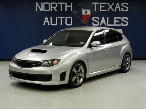 2009 subaru w/silver wheels