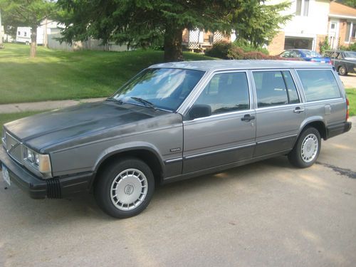 1988 volvo 740 gle wagon 4-door 2.3l