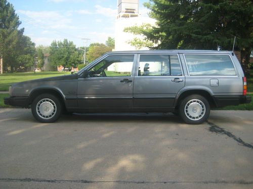 1988 Volvo 740 GLE Wagon 4-Door 2.3L, image 2