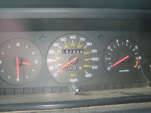 1988 Volvo 740 GLE Wagon 4-Door 2.3L, image 11