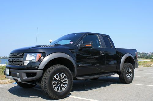 2012 svt raptor f-150  only 9,000 miles!