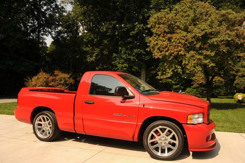 Collector quality!!!  2004 dodge ram srt10 viper truck   only 1,352 miles