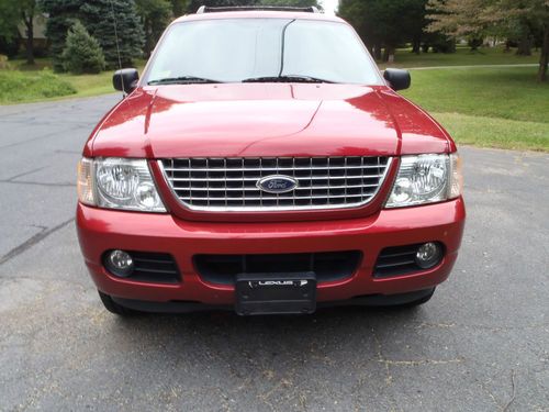 2005 Ford Explorer XLT-Super clean-Runs perfect-No Rust-No Reserve, image 2